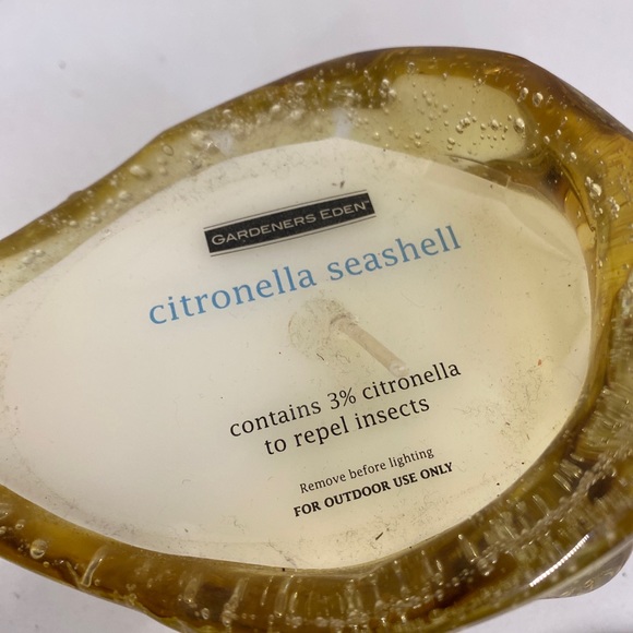 Gardeners Eden Candle in yellow Glass Seashell - Picture 4 of 5